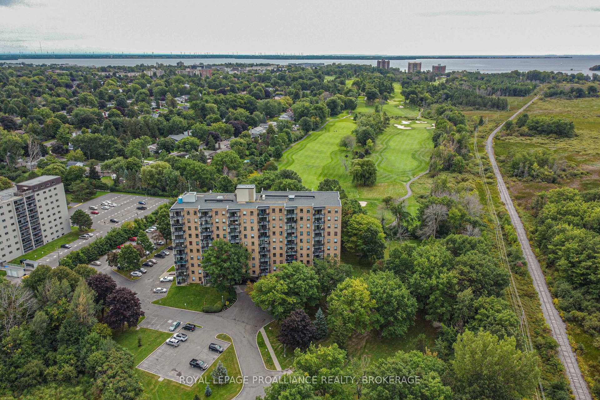 Photo 2 of Unit 909, 66 Greenview Drive, Kingston, Central City West — HOMEH