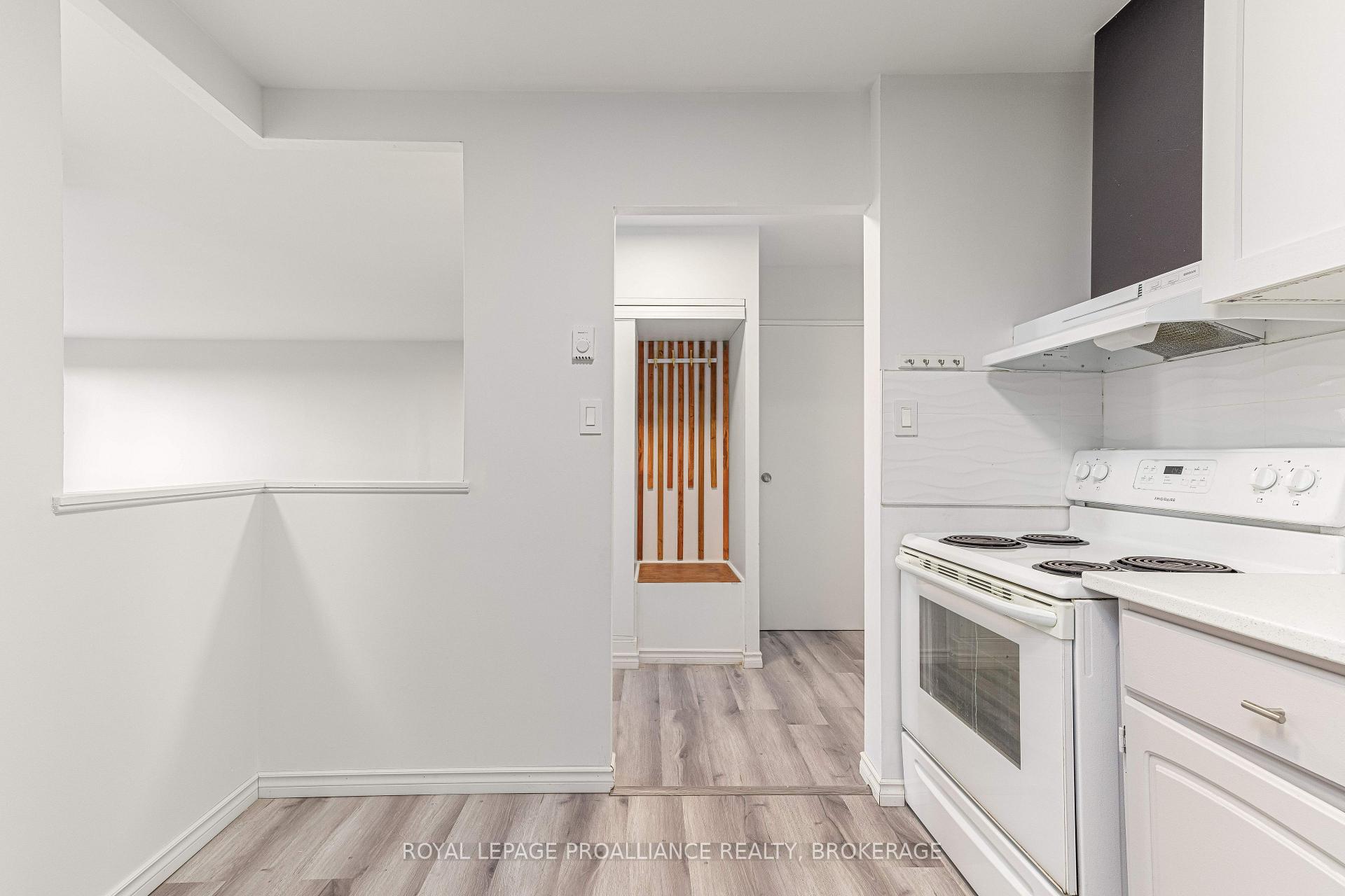 Photo 6 of Unit 909, 66 Greenview Drive, Kingston, Central City West — HOMEH
