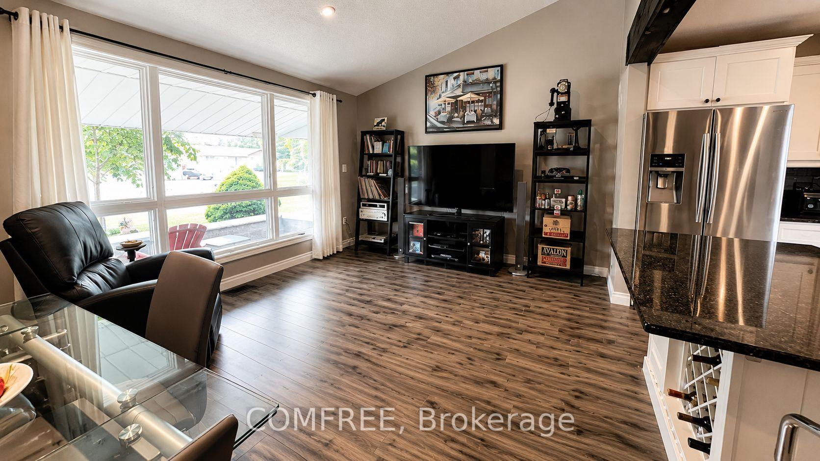 Photo 4 of 275 Margaret Street, Middlesex Centre, Ilderton — HOMEH
