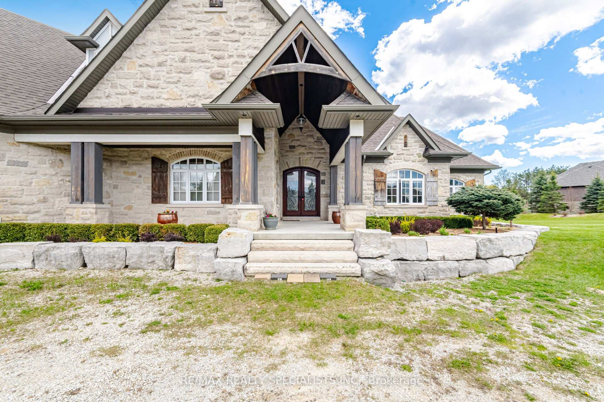 Photo 3 of 1 Edgewild Drive, Caledon, Palgrave — HOMEH