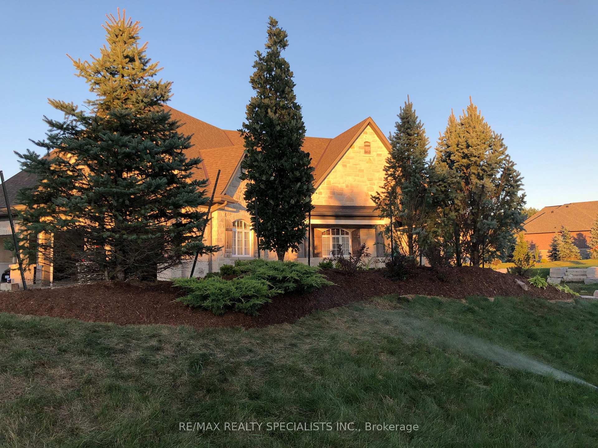 Photo 4 of 1 Edgewild Drive, Caledon, Palgrave — HOMEH