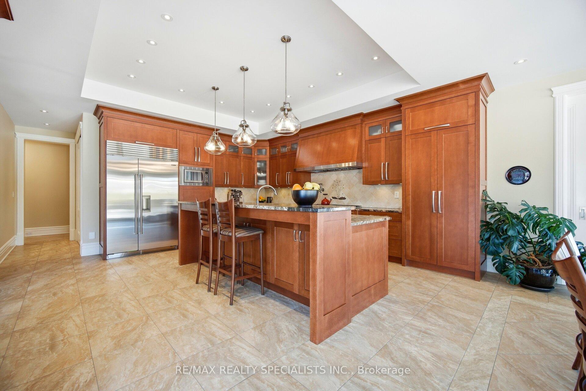 Photo 11 of 1 Edgewild Drive, Caledon, Palgrave — HOMEH