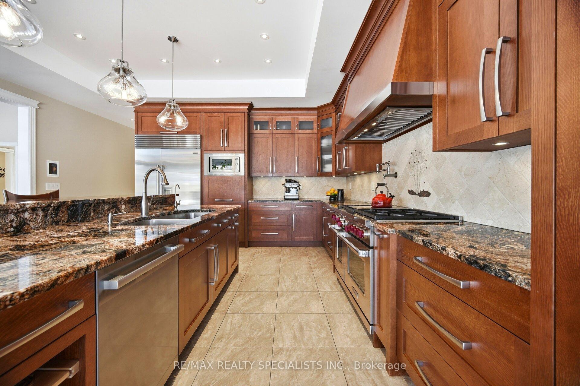 Photo 12 of 1 Edgewild Drive, Caledon, Palgrave — HOMEH