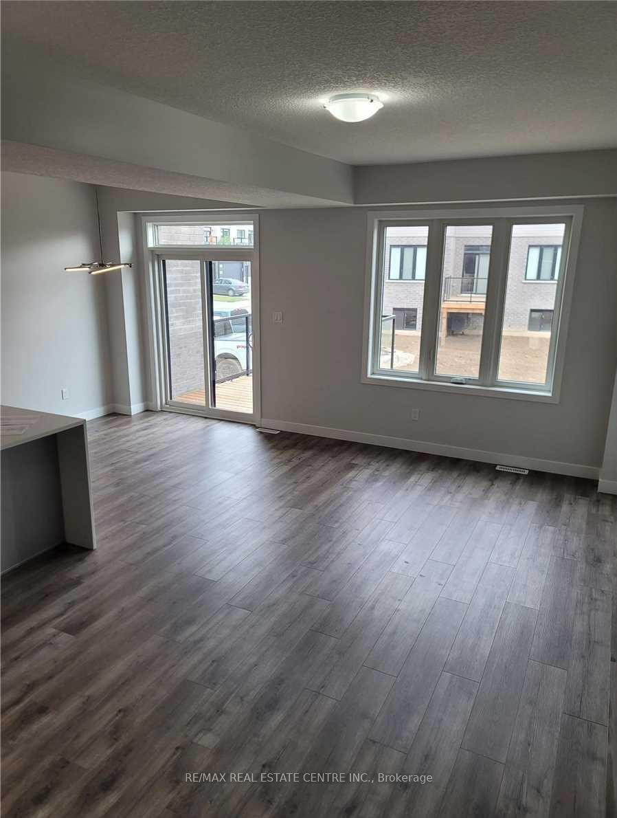 Photo 3 of Unit 95, 3380 Singleton Avenue, London, South W — HOMEH