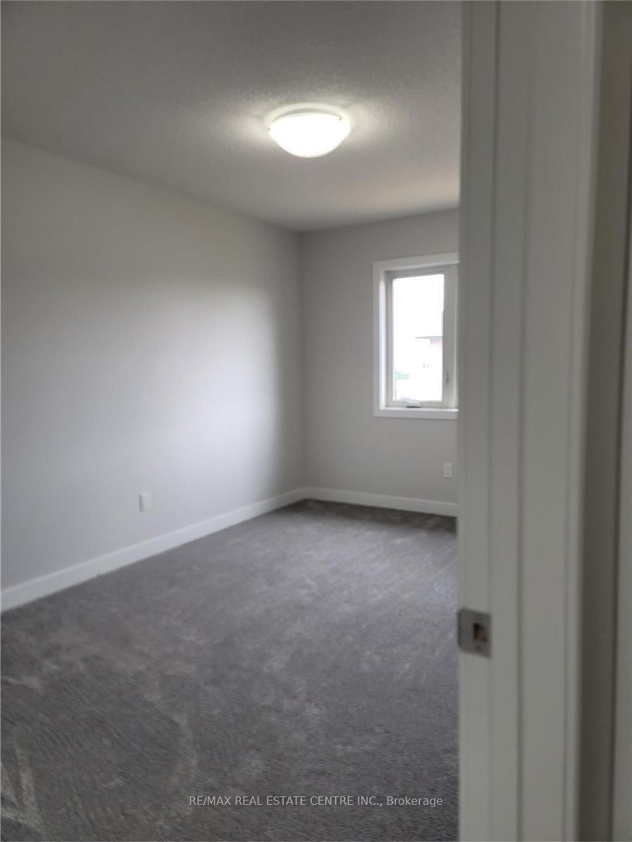 Photo 9 of Unit 95, 3380 Singleton Avenue, London, South W — HOMEH