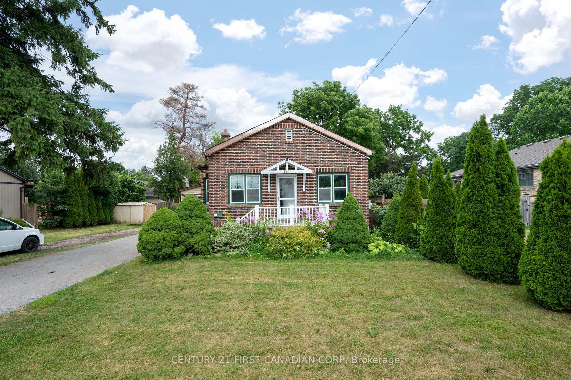 Photo 2 of 1456 Gore Road, London, East O — HOMEH