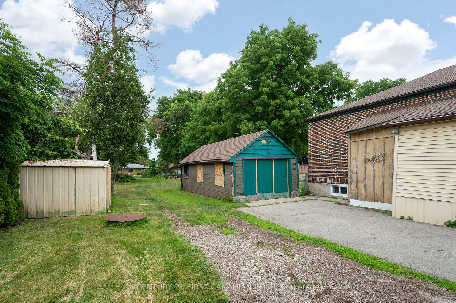 Photo 4 of 1456 Gore Road, London, East O — HOMEH