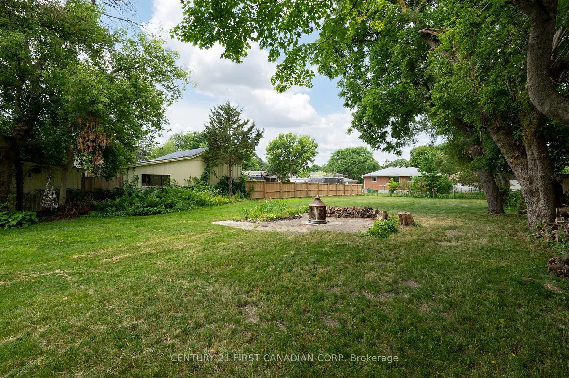 Photo 5 of 1456 Gore Road, London, East O — HOMEH