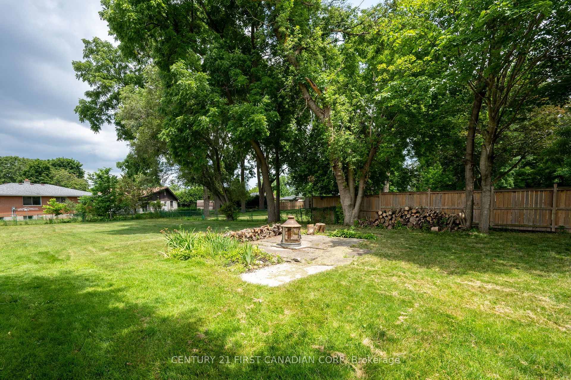 Photo 7 of 1456 Gore Road, London, East O — HOMEH