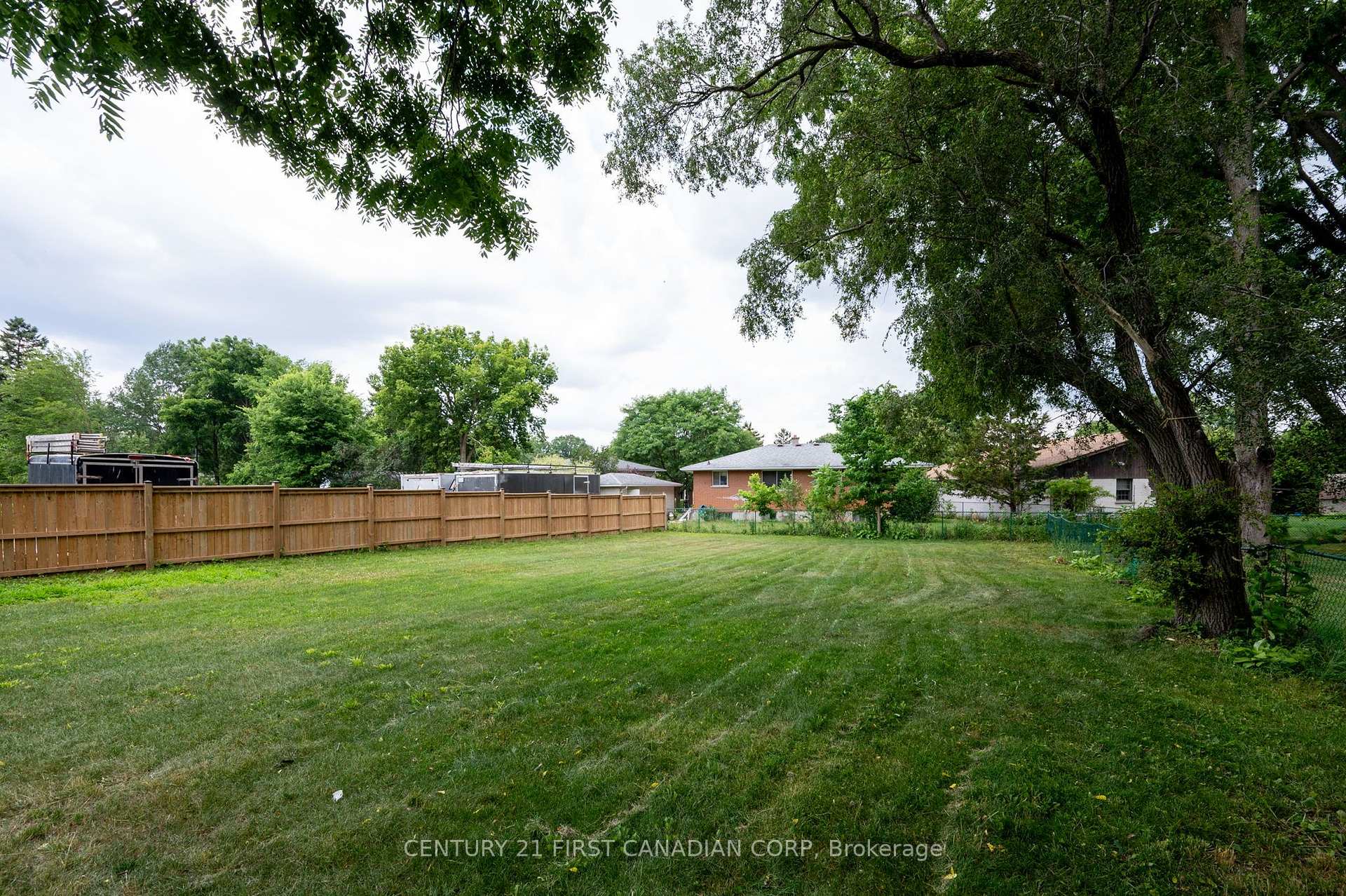 Photo 8 of 1456 Gore Road, London, East O — HOMEH