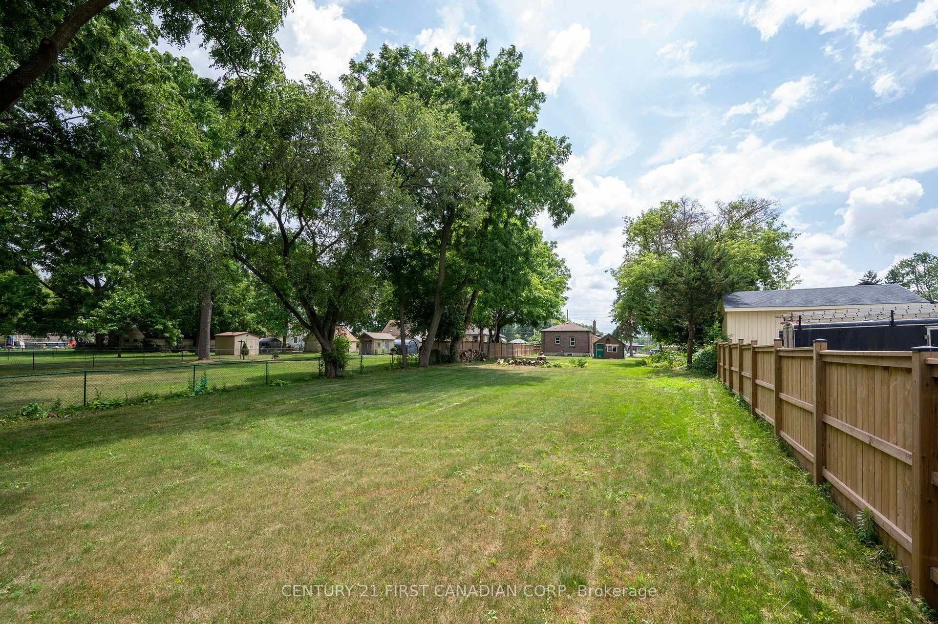 Photo 10 of 1456 Gore Road, London, East O — HOMEH