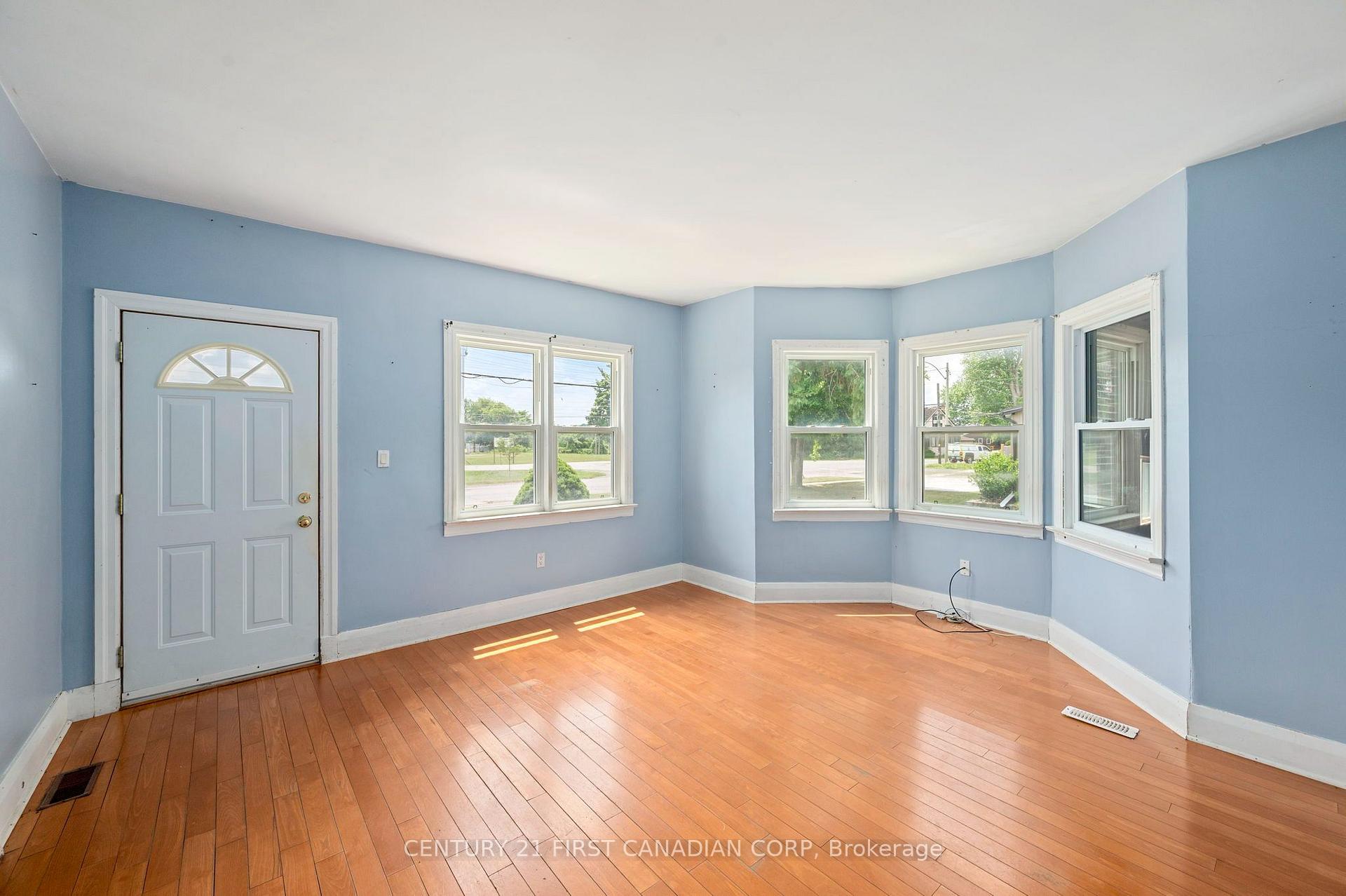 Photo 14 of 1456 Gore Road, London, East O — HOMEH