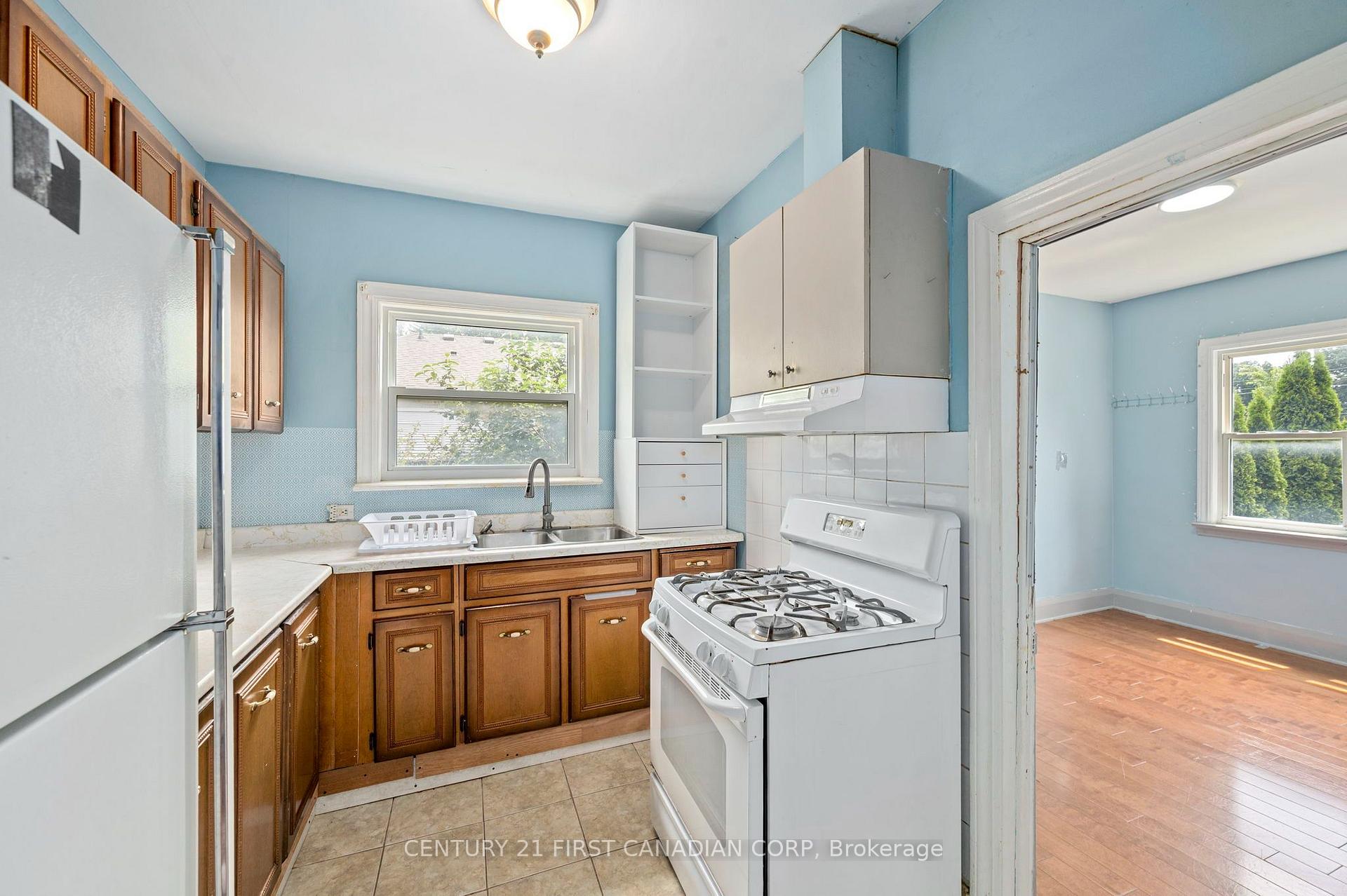Photo 16 of 1456 Gore Road, London, East O — HOMEH