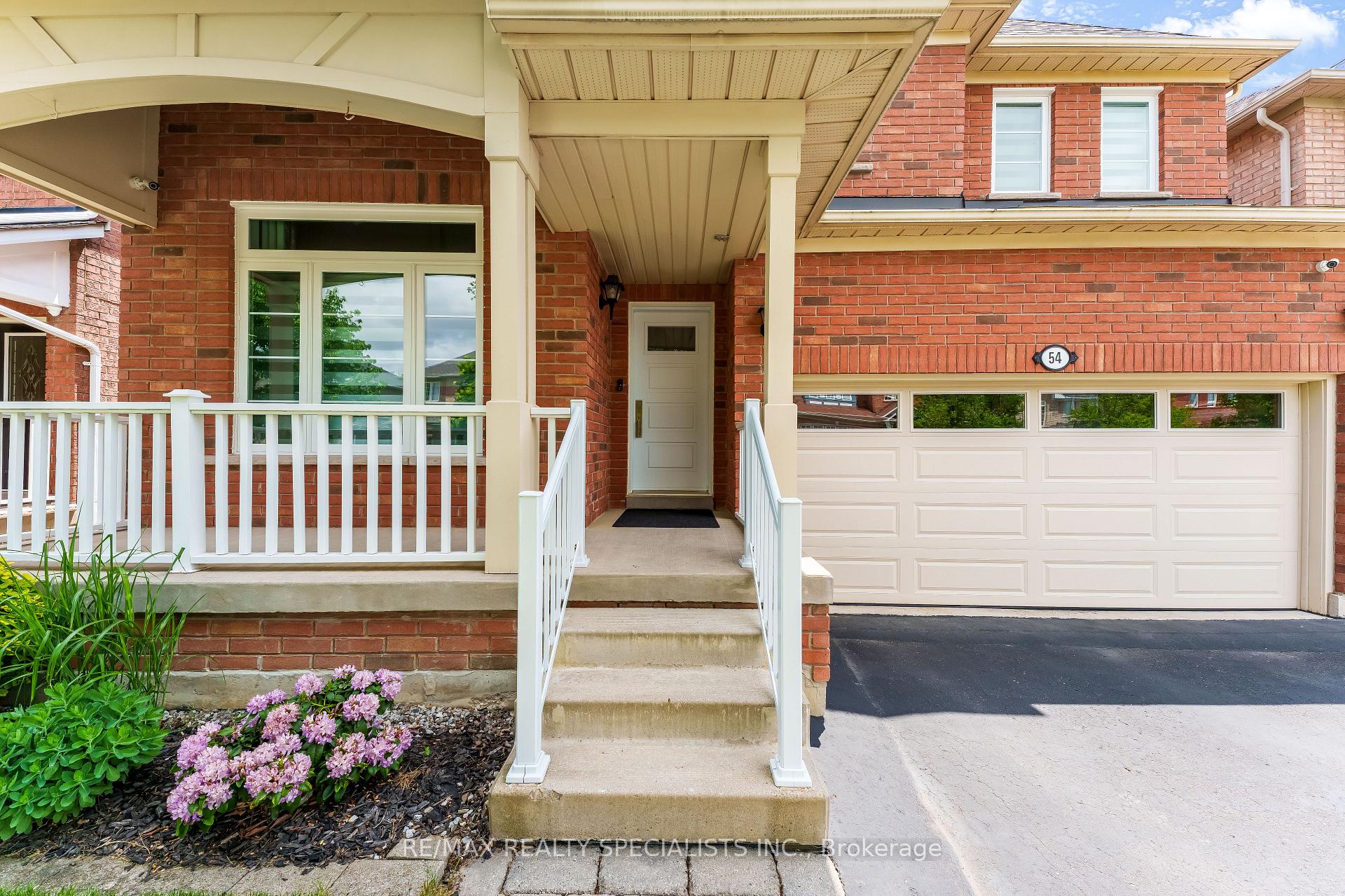 Photo 2 of 54 Red Plant Crescent, Brampton, Northwest Sandalwood Parkway — HOMEH