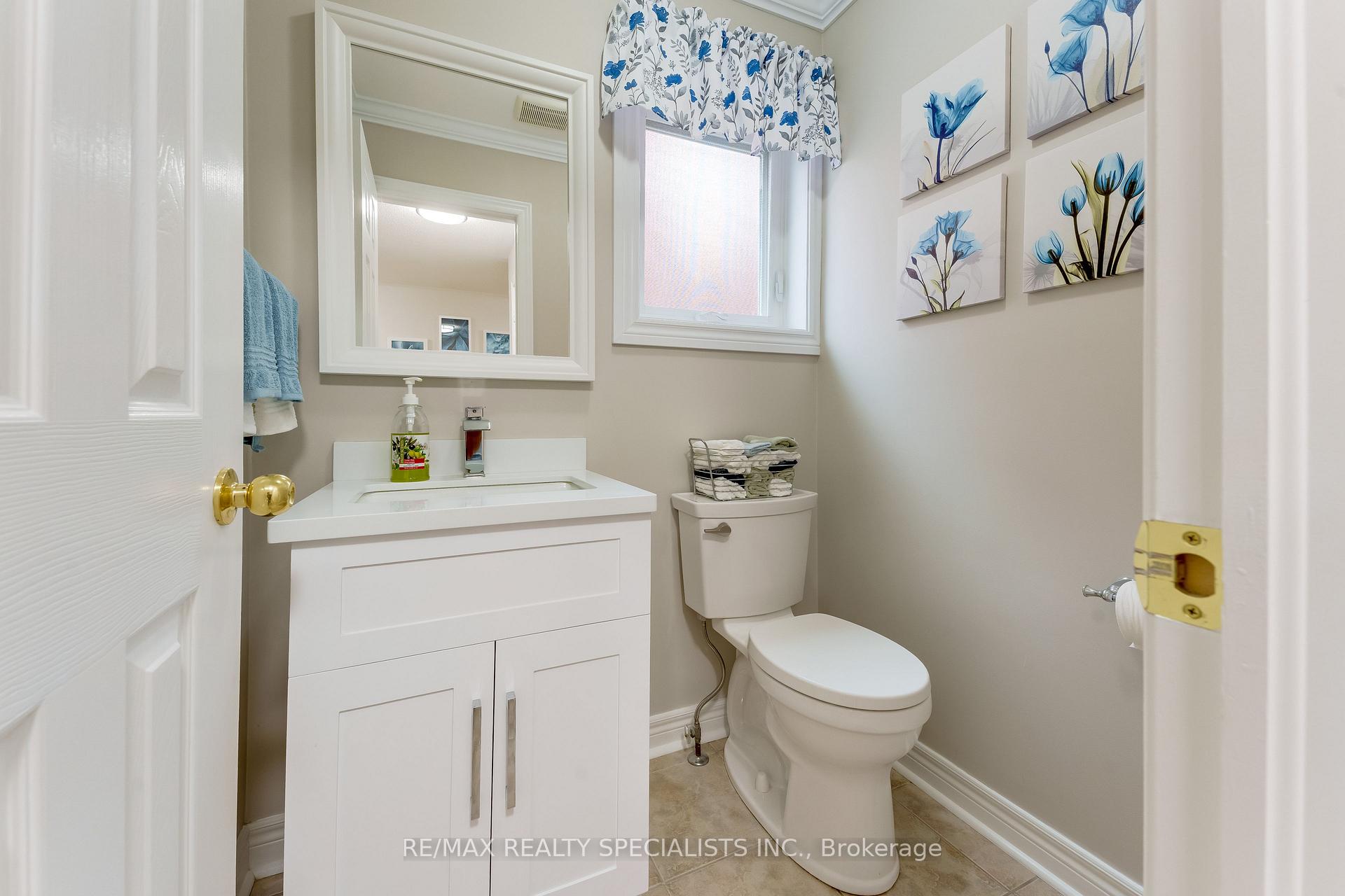 Photo 13 of 54 Red Plant Crescent, Brampton, Northwest Sandalwood Parkway — HOMEH