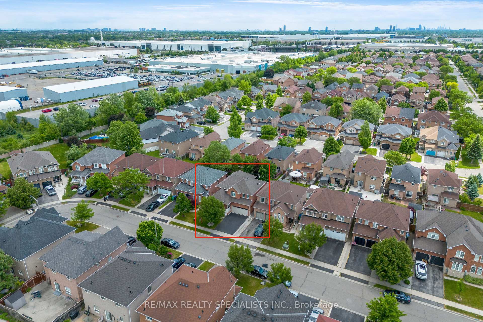 Photo 33 of 54 Red Plant Crescent, Brampton, Northwest Sandalwood Parkway — HOMEH