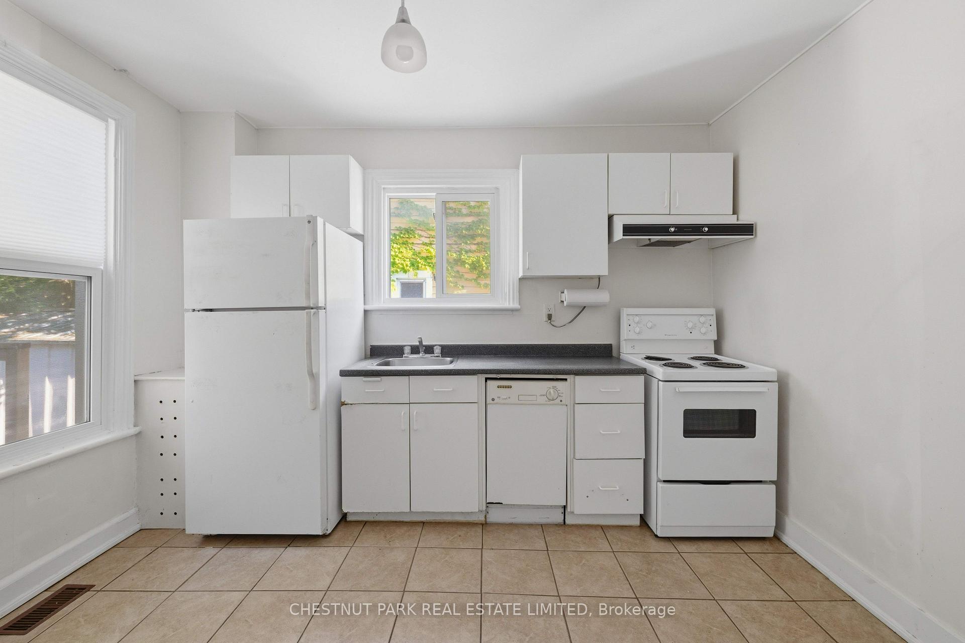 Photo 8 of 451 Albert Street, Kingston, Central City East — HOMEH