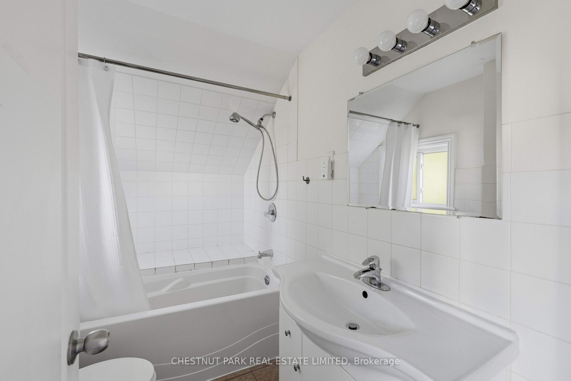 Photo 17 of 451 Albert Street, Kingston, Central City East — HOMEH