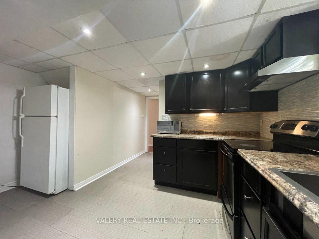 Photo 4 of Unit 2, 73 Hickling Trail, Barrie, Grove East — HOMEH