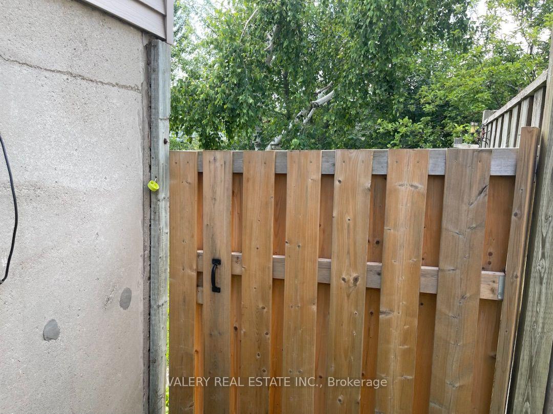 Photo 16 of Unit 2, 73 Hickling Trail, Barrie, Grove East — HOMEH
