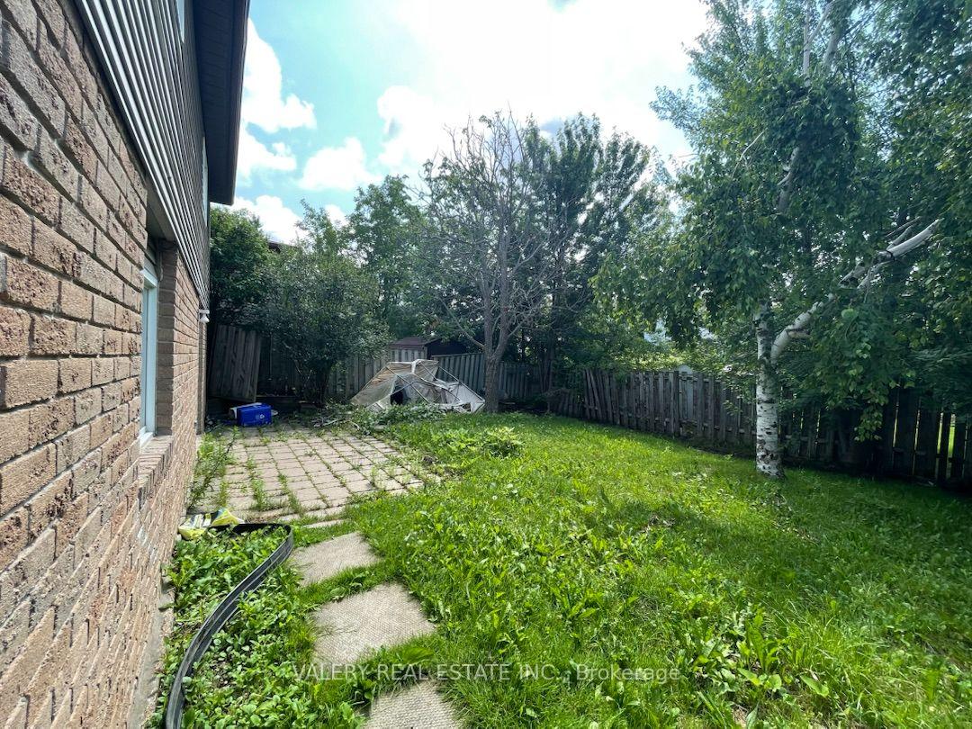 Photo 17 of Unit 2, 73 Hickling Trail, Barrie, Grove East — HOMEH