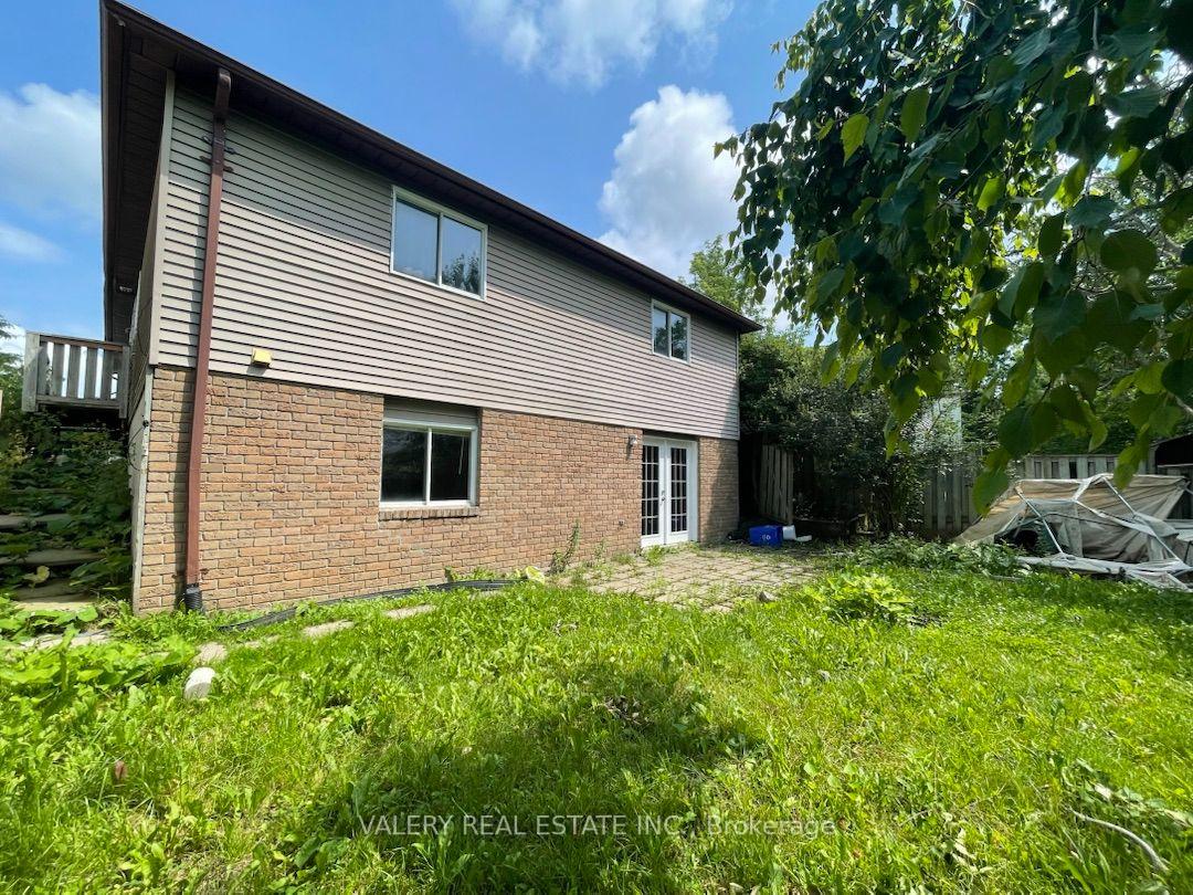 Photo 18 of Unit 2, 73 Hickling Trail, Barrie, Grove East — HOMEH