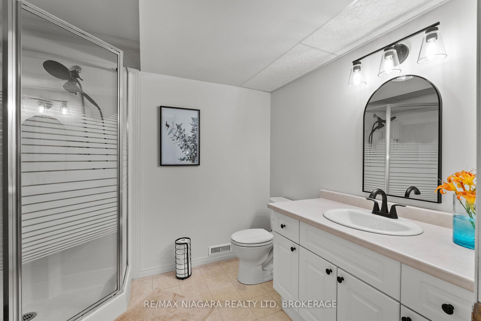 Photo 24 of Unit 15, 53 Bunting Road, St. Catharines, Secord Woods — HOMEH