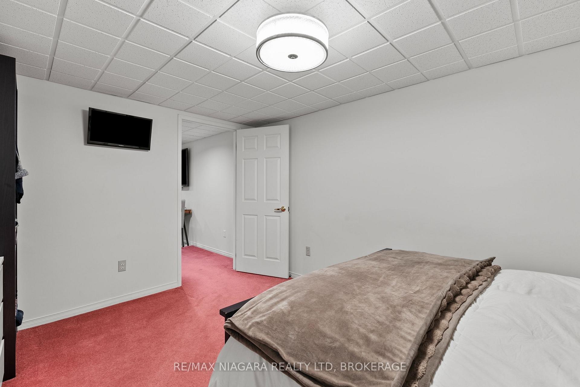 Photo 26 of Unit 15, 53 Bunting Road, St. Catharines, Secord Woods — HOMEH