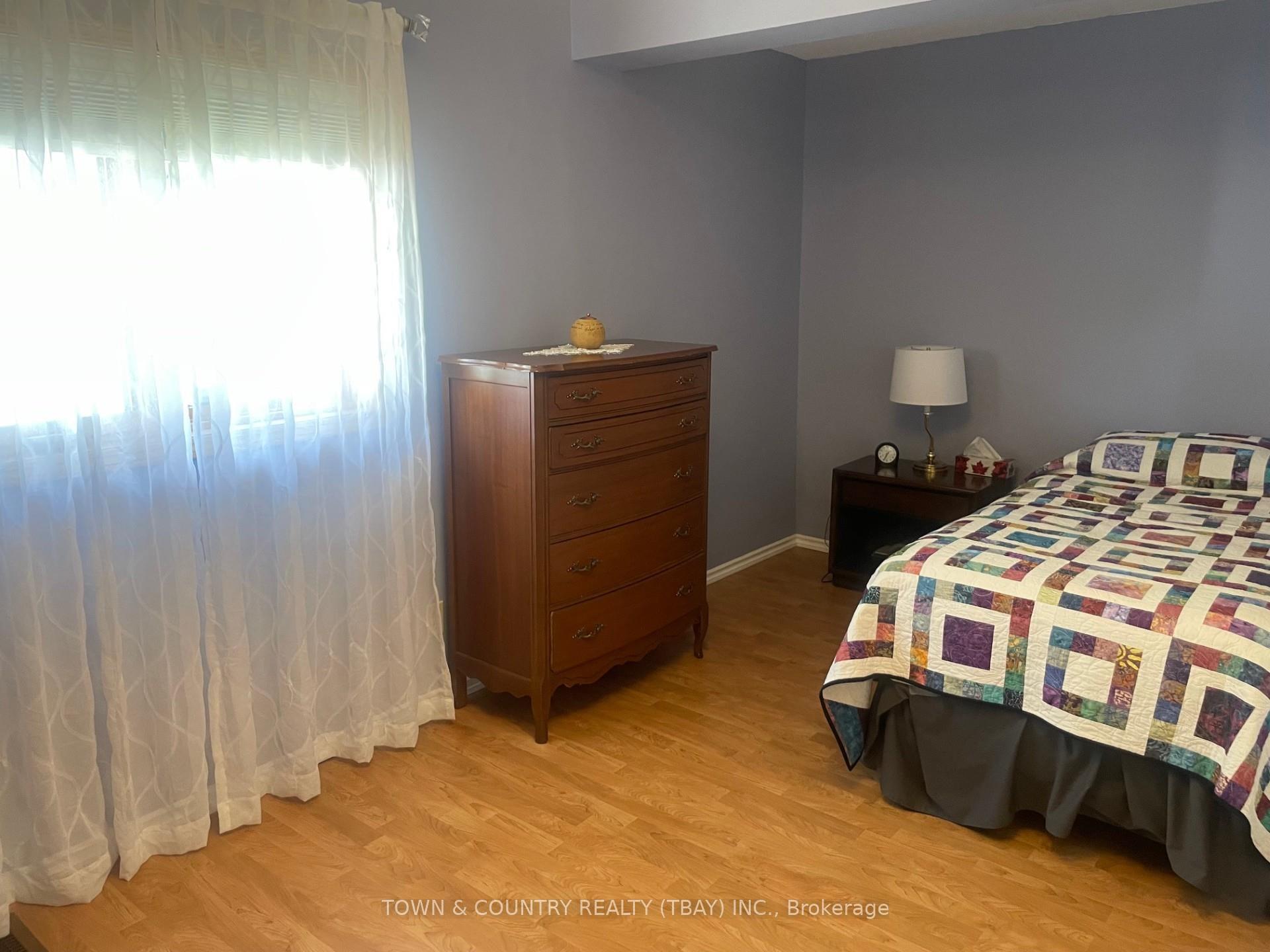 Photo 6 of 145 Duke Street, Thunder Bay, College Heights — HOMEH