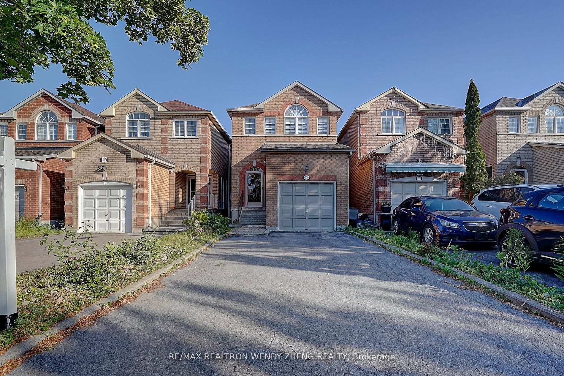 Photo 2 of 13 Apollo Road, Markham, Middlefield — HOMEH