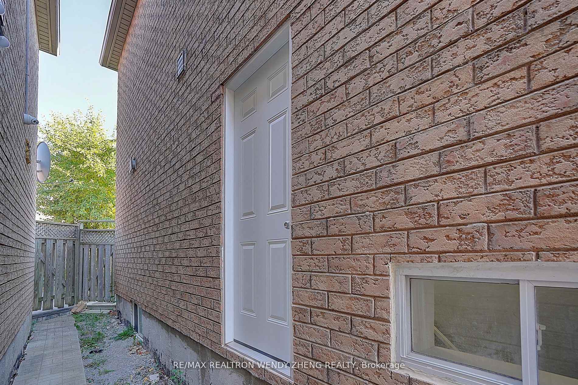 Photo 37 of 13 Apollo Road, Markham, Middlefield — HOMEH