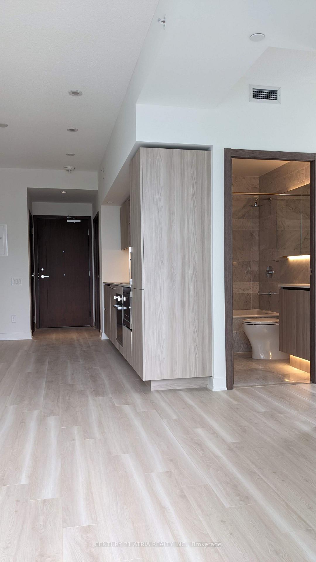 Photo 2 of Unit 3306, 19 Bathurst Street, Toronto, Waterfront Communities — HOMEH