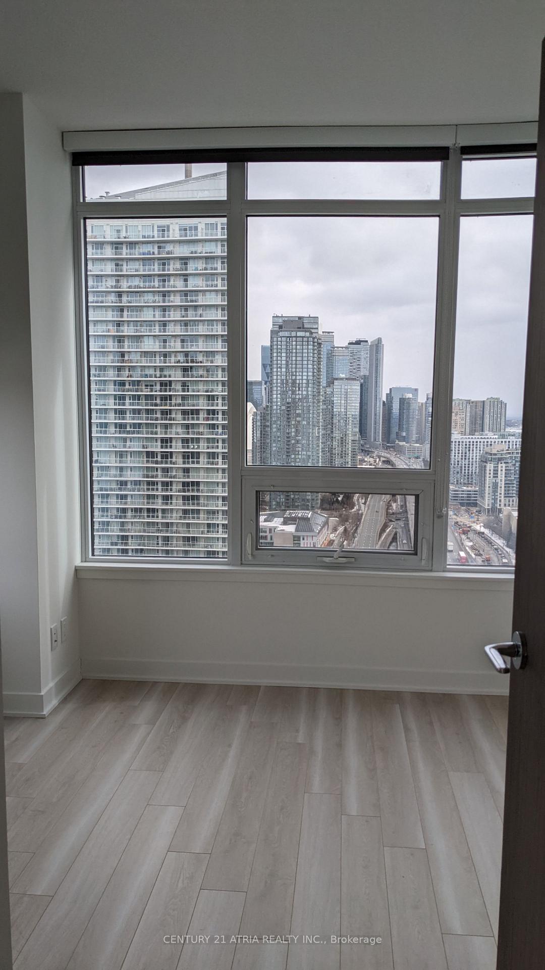 Photo 4 of Unit 3306, 19 Bathurst Street, Toronto, Waterfront Communities — HOMEH
