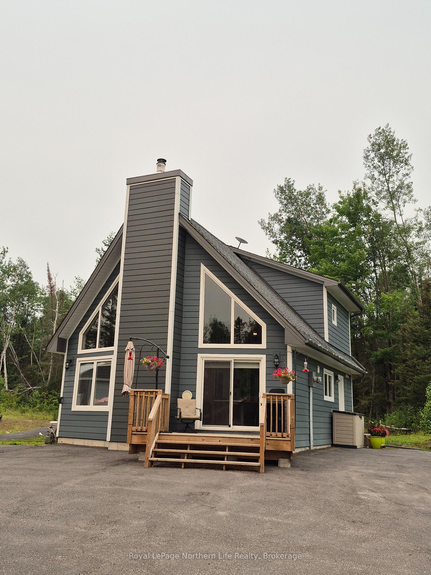 Front of 1856 Papineau Road
