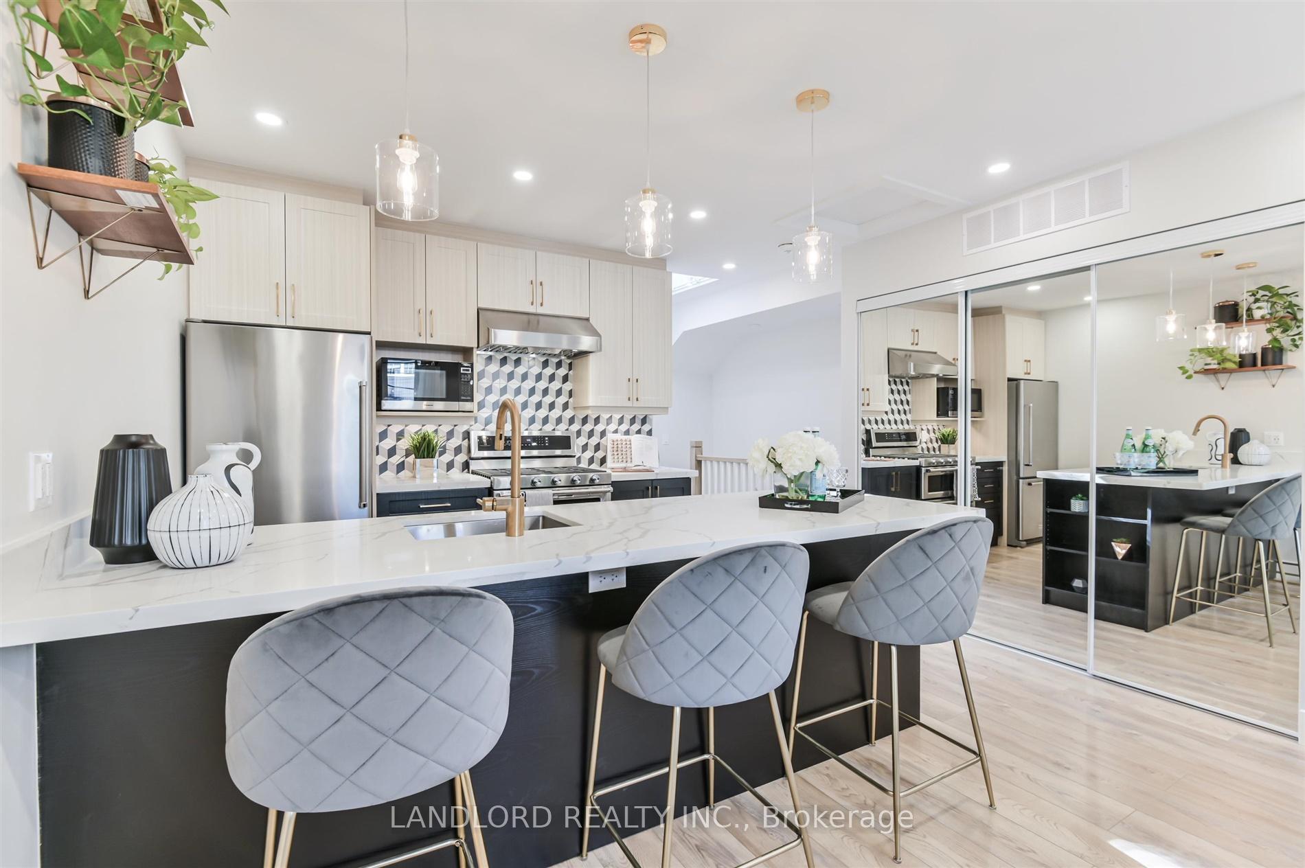 Photo 2 of Unit Upper, 90 Tecumseth Street, Toronto, Niagara — HOMEH