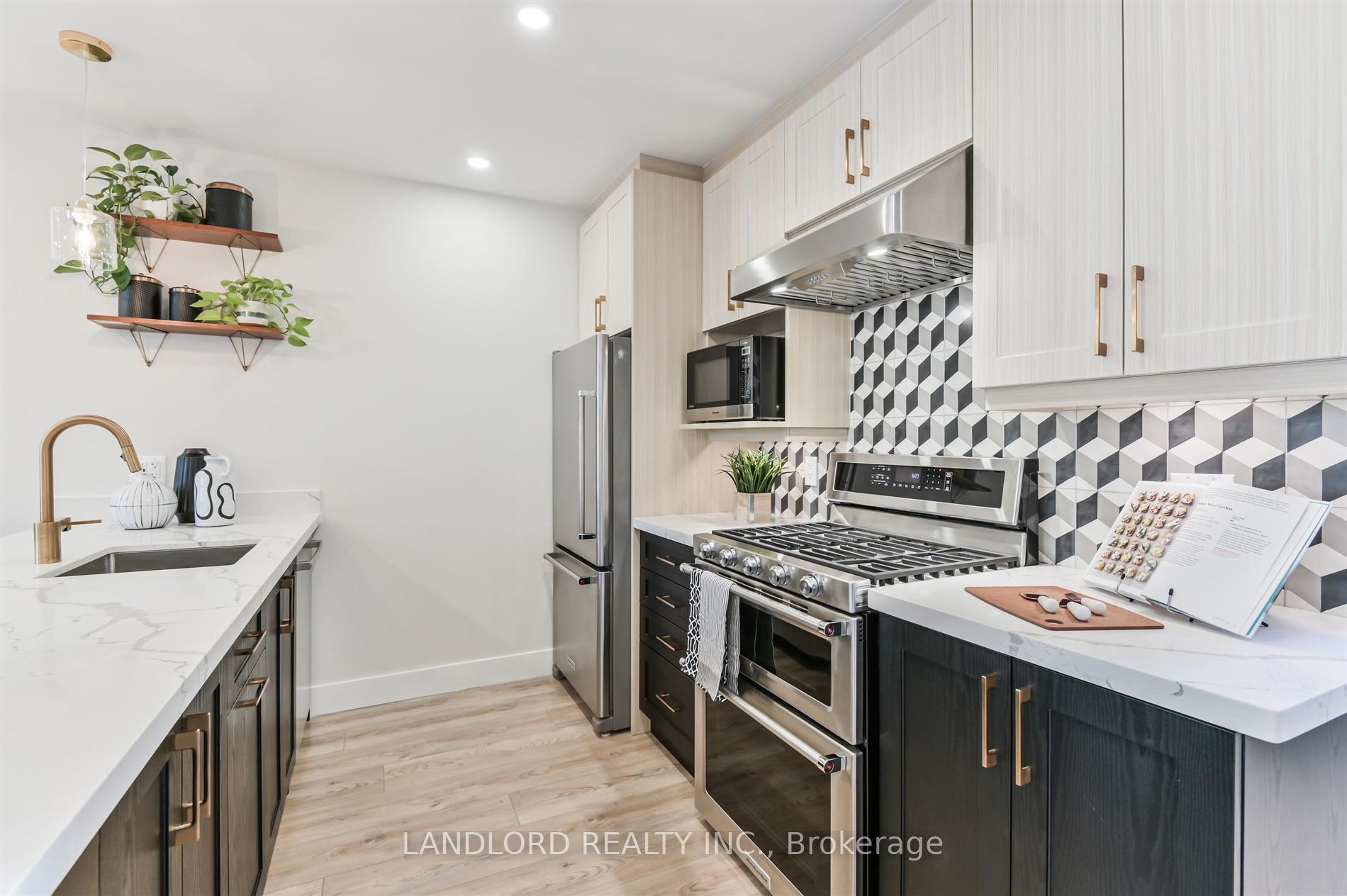 Photo 3 of Unit Upper, 90 Tecumseth Street, Toronto, Niagara — HOMEH
