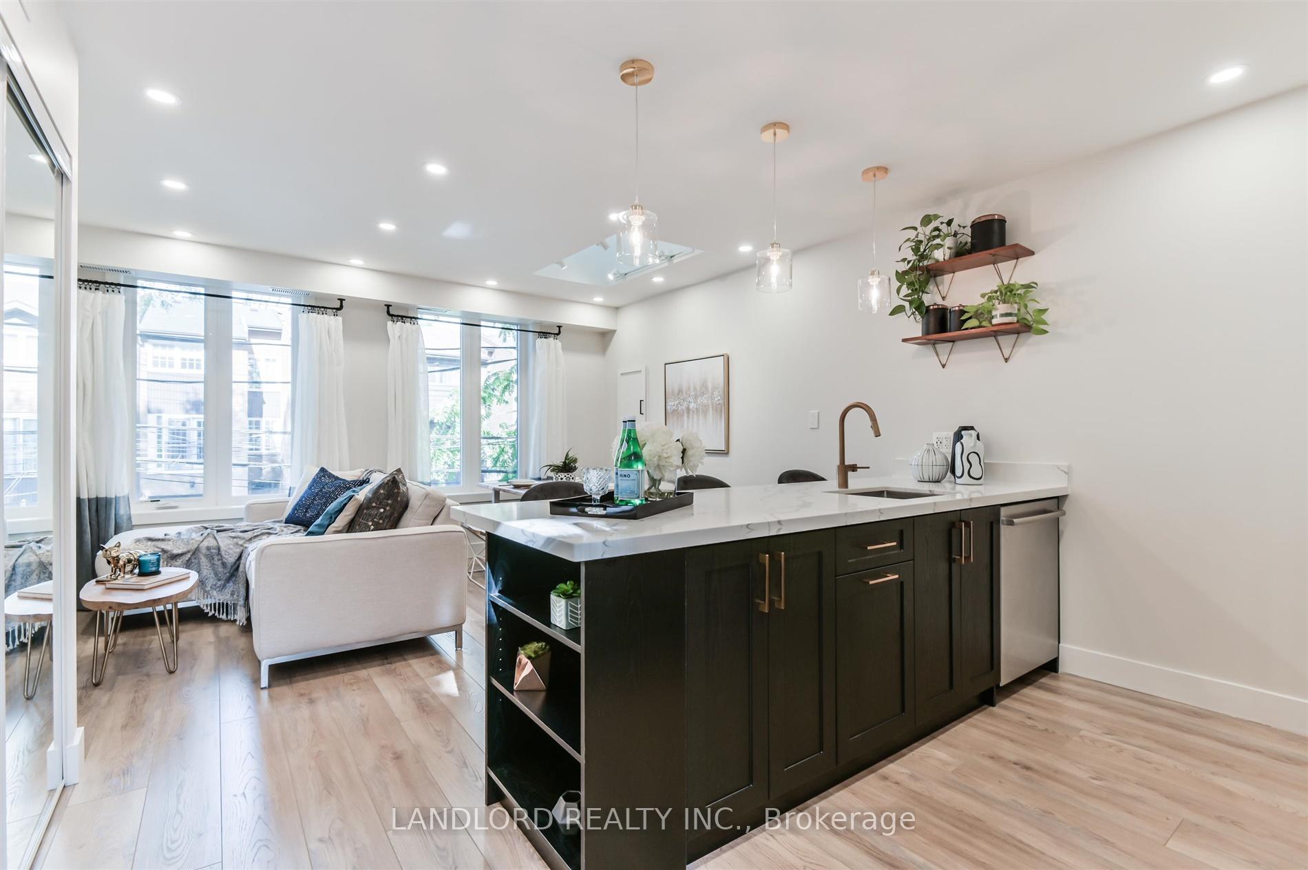Photo 6 of Unit Upper, 90 Tecumseth Street, Toronto, Niagara — HOMEH