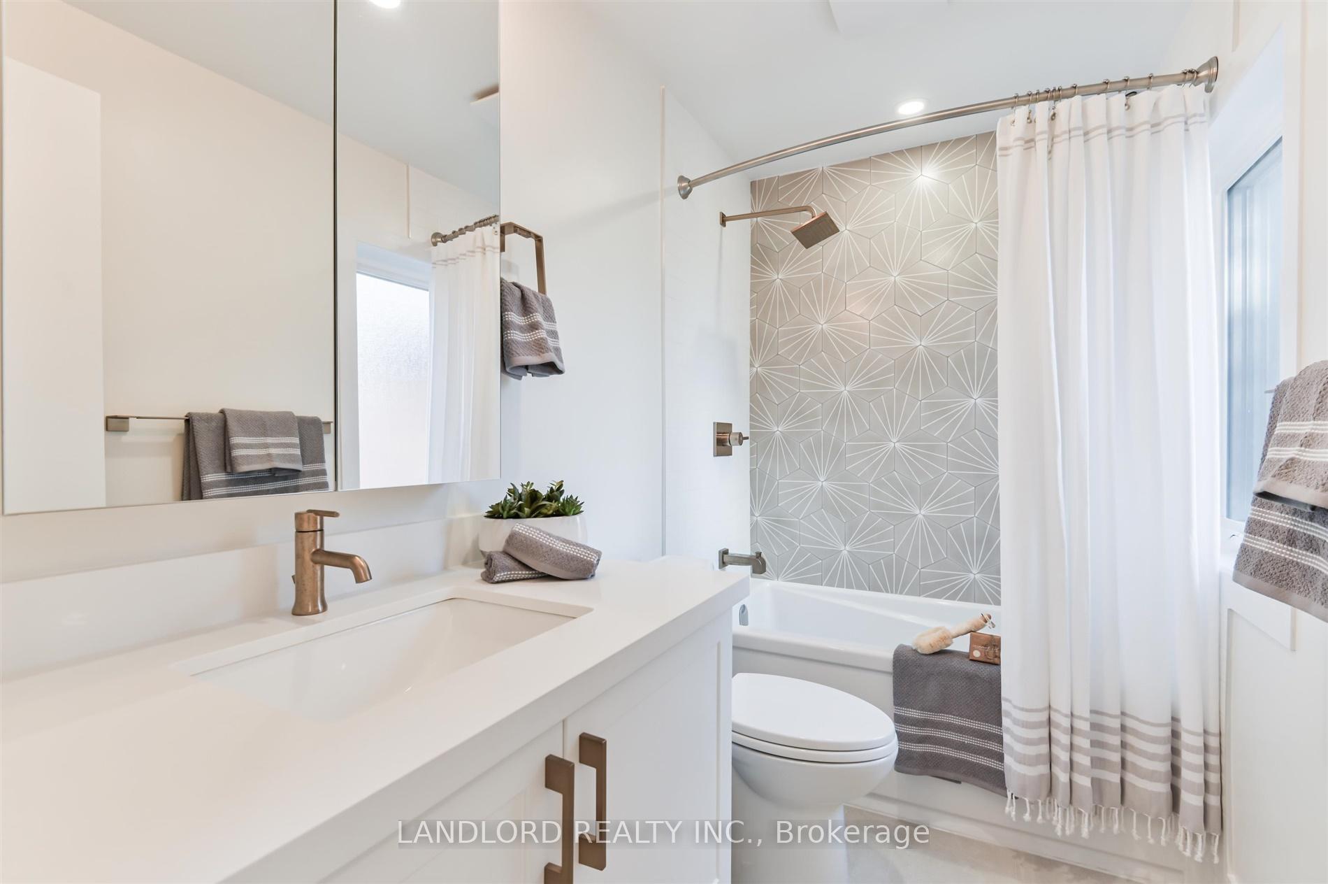 Photo 14 of Unit Upper, 90 Tecumseth Street, Toronto, Niagara — HOMEH