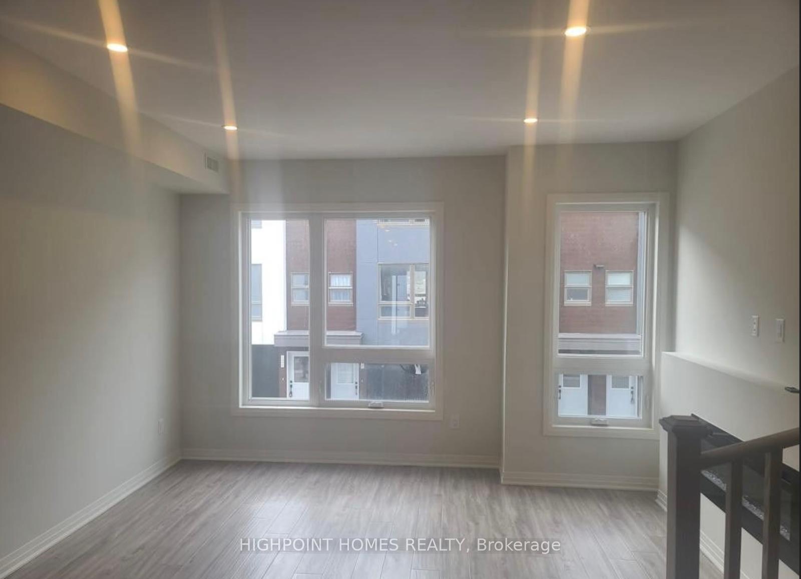 Photo 2 of 1643 Pleasure Valley Path, Oshawa, Samac — HOMEH