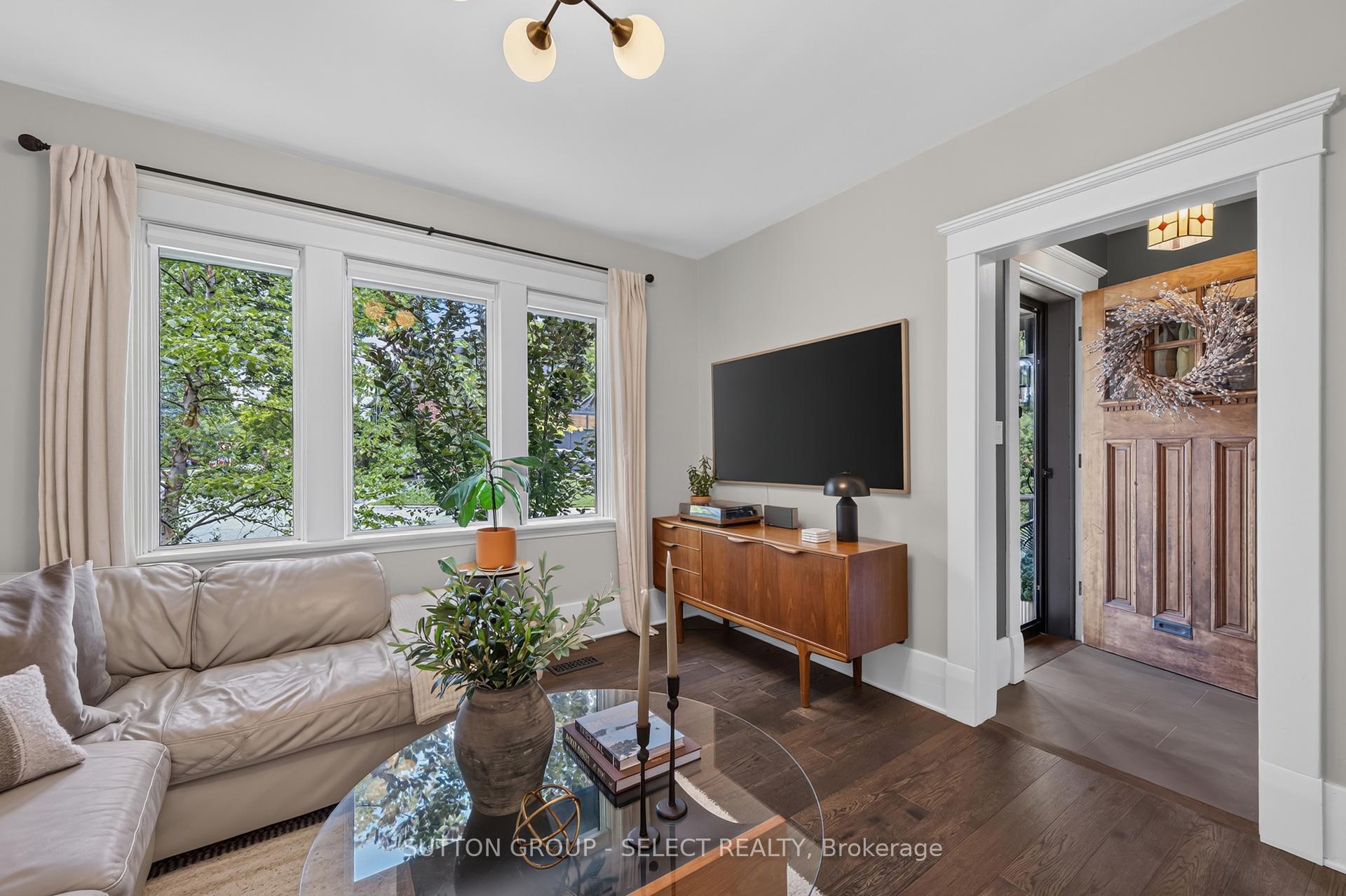 Photo 2 of 21 Foxbar Road, London, South G — HOMEH