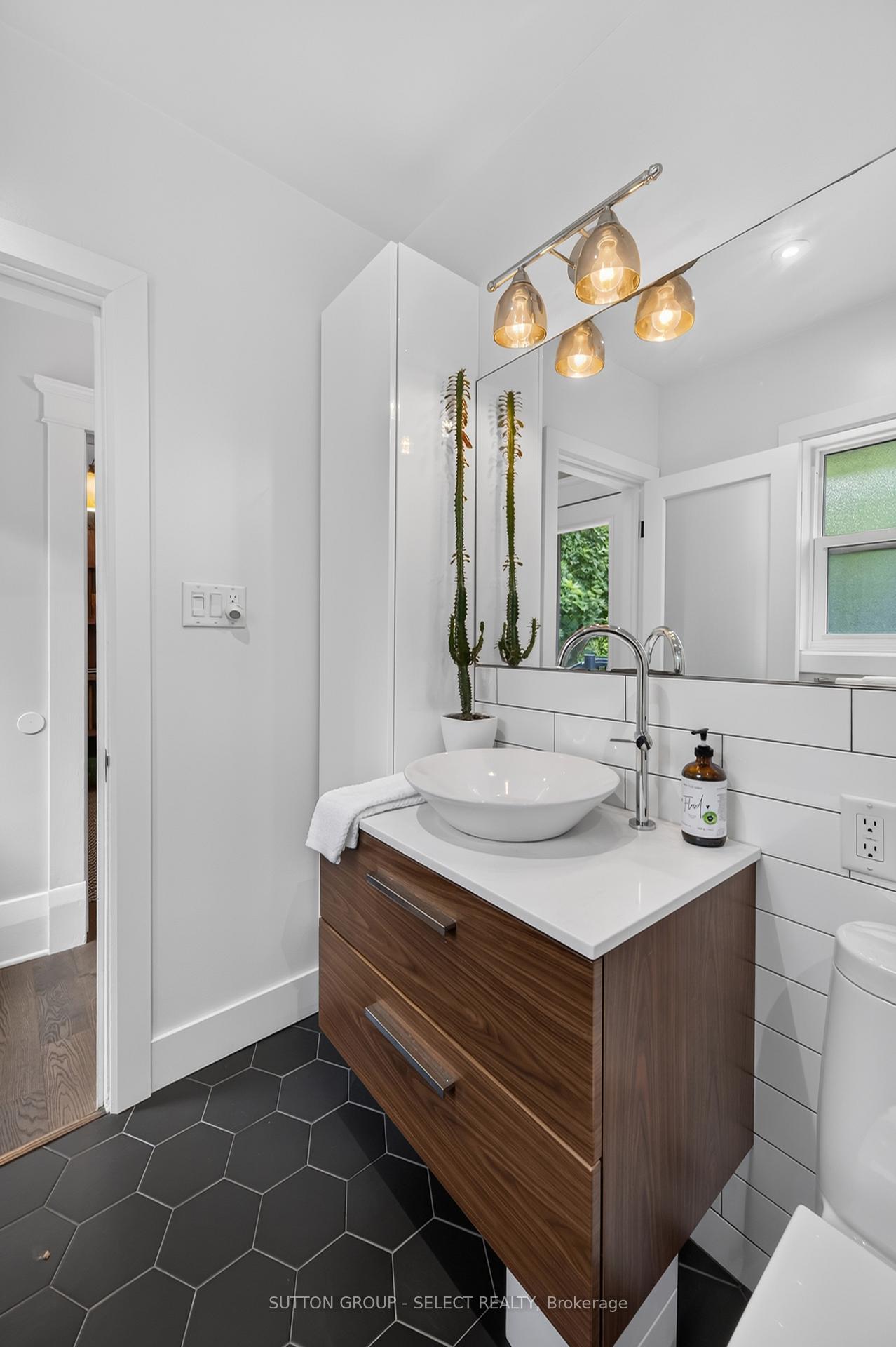 Photo 13 of 21 Foxbar Road, London, South G — HOMEH