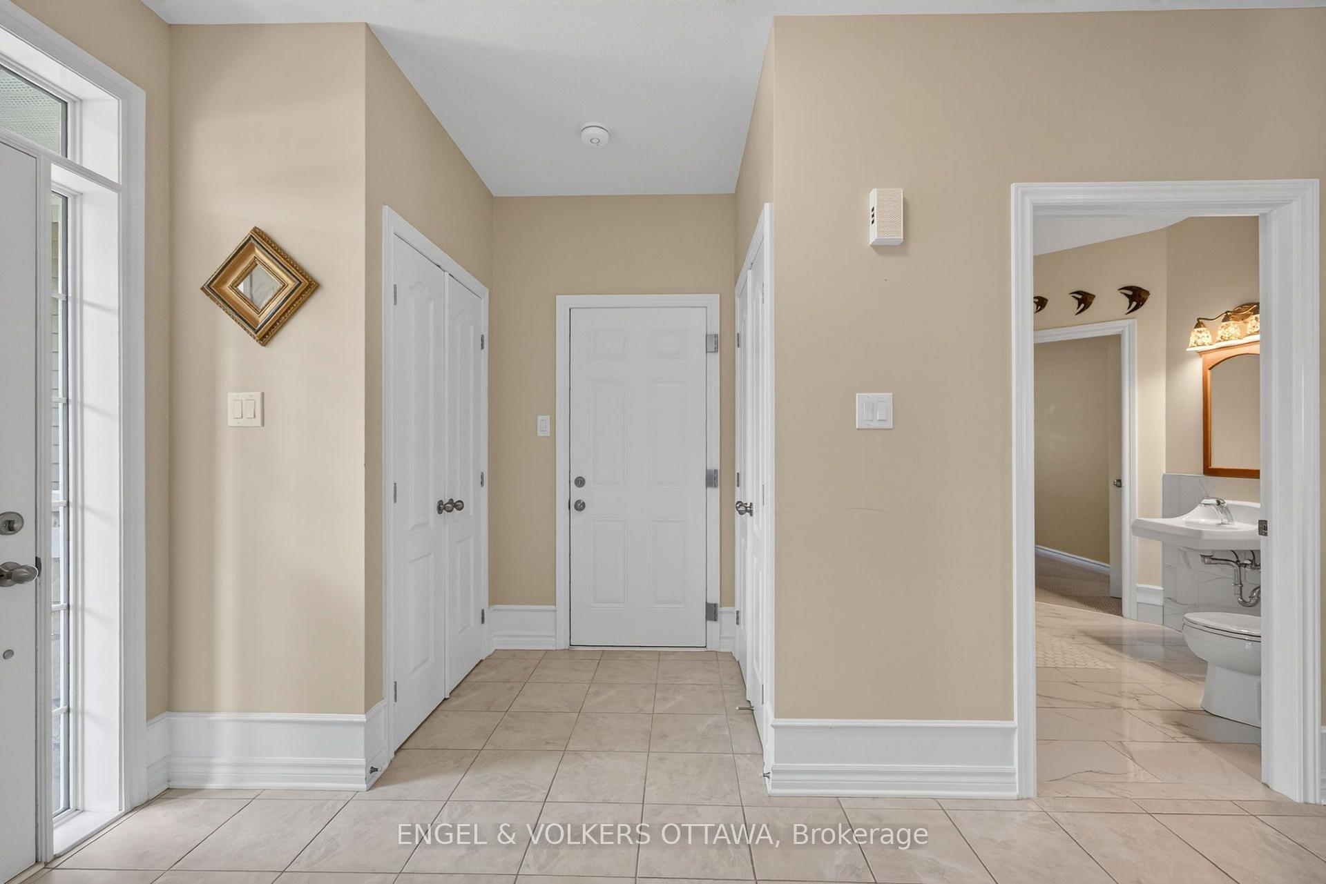 Photo 4 of 106 Equinelle Drive, North Grenville, North Grenville Twp (Kemptville South) — HOMEH