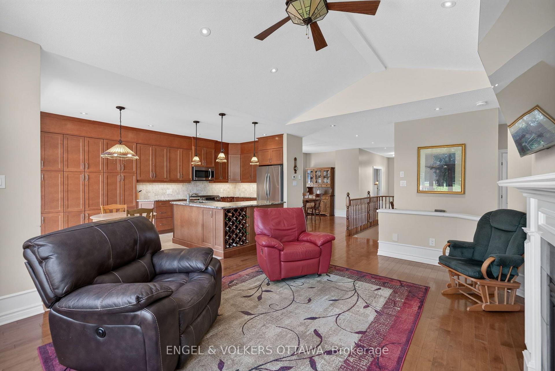 Photo 8 of 106 Equinelle Drive, North Grenville, North Grenville Twp (Kemptville South) — HOMEH