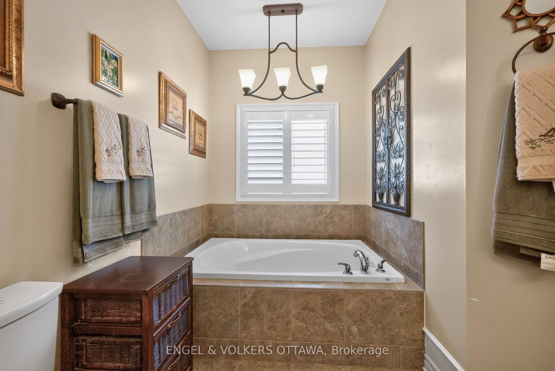 Photo 19 of 106 Equinelle Drive, North Grenville, North Grenville Twp (Kemptville South) — HOMEH