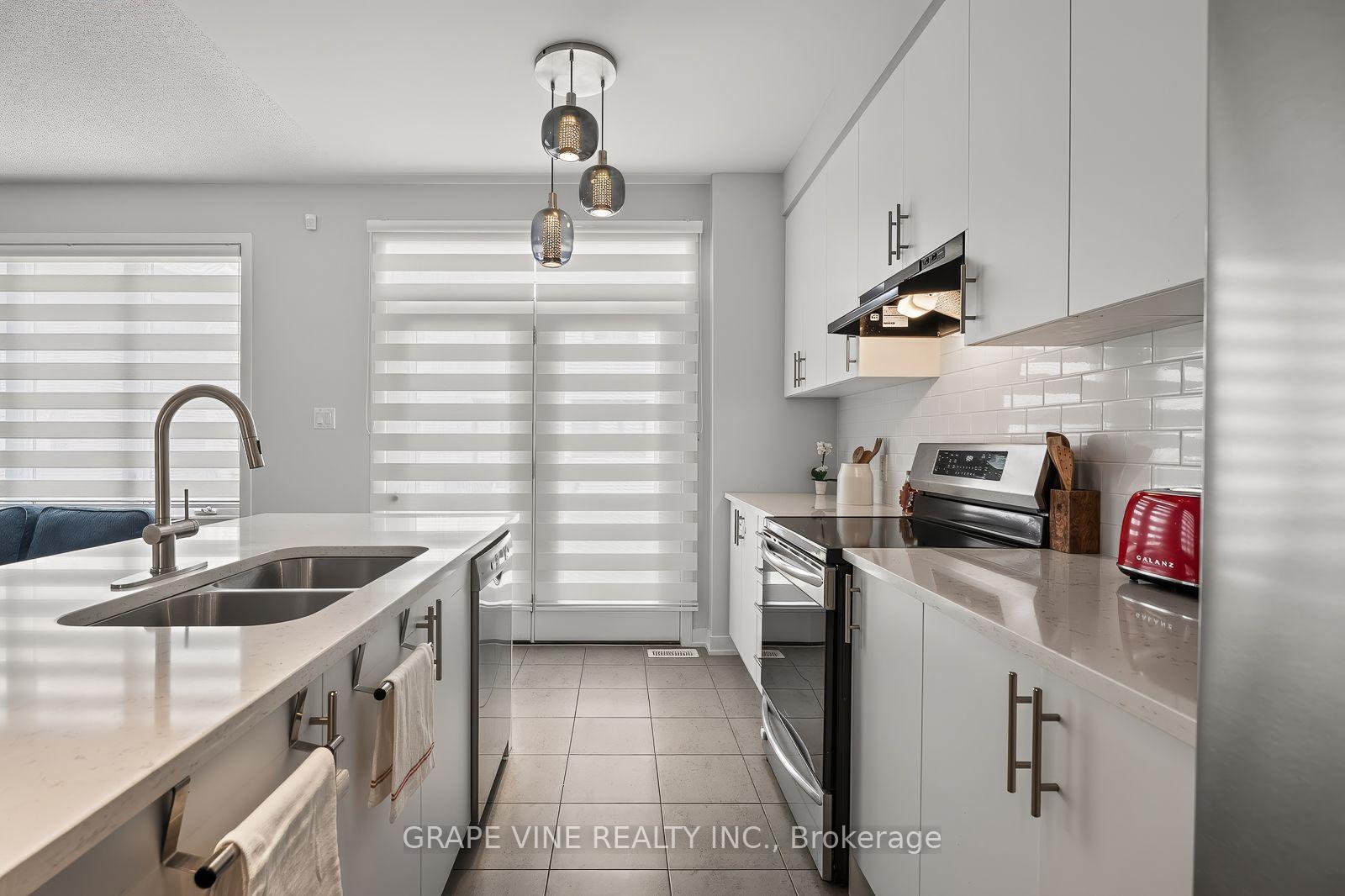 Photo 10 of 225 Billrian Crescent, Ottawa, Stittsville (North) — HOMEH