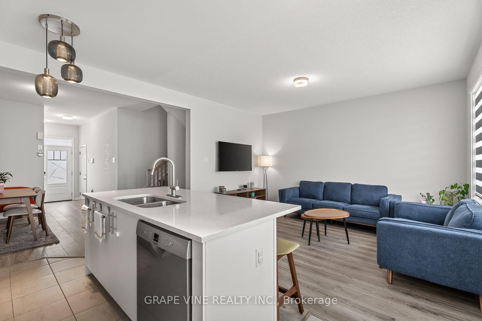 Photo 13 of 225 Billrian Crescent, Ottawa, Stittsville (North) — HOMEH