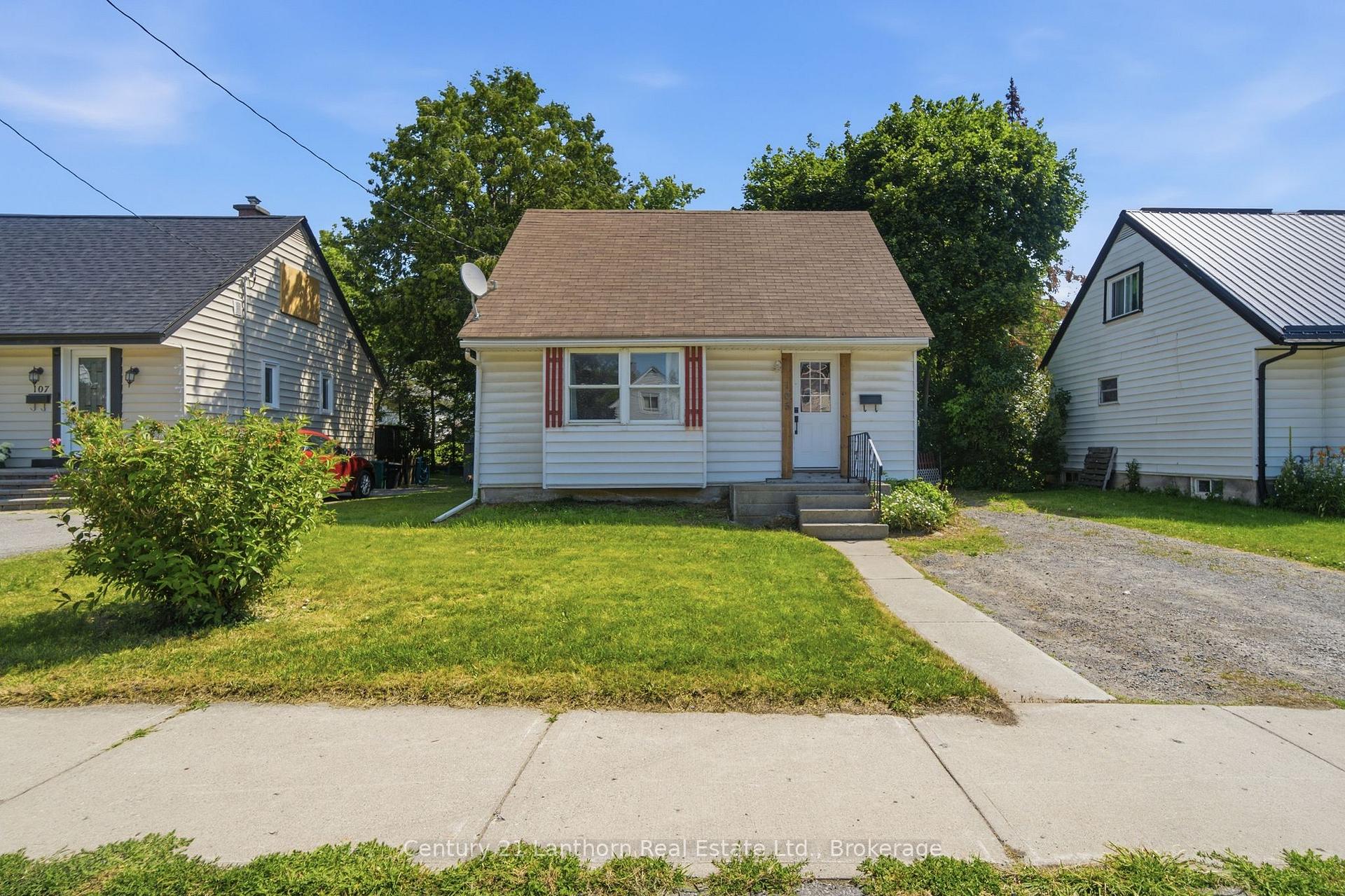 Photo 2 of 105 Humewood Drive, Belleville, Belleville Ward — HOMEH