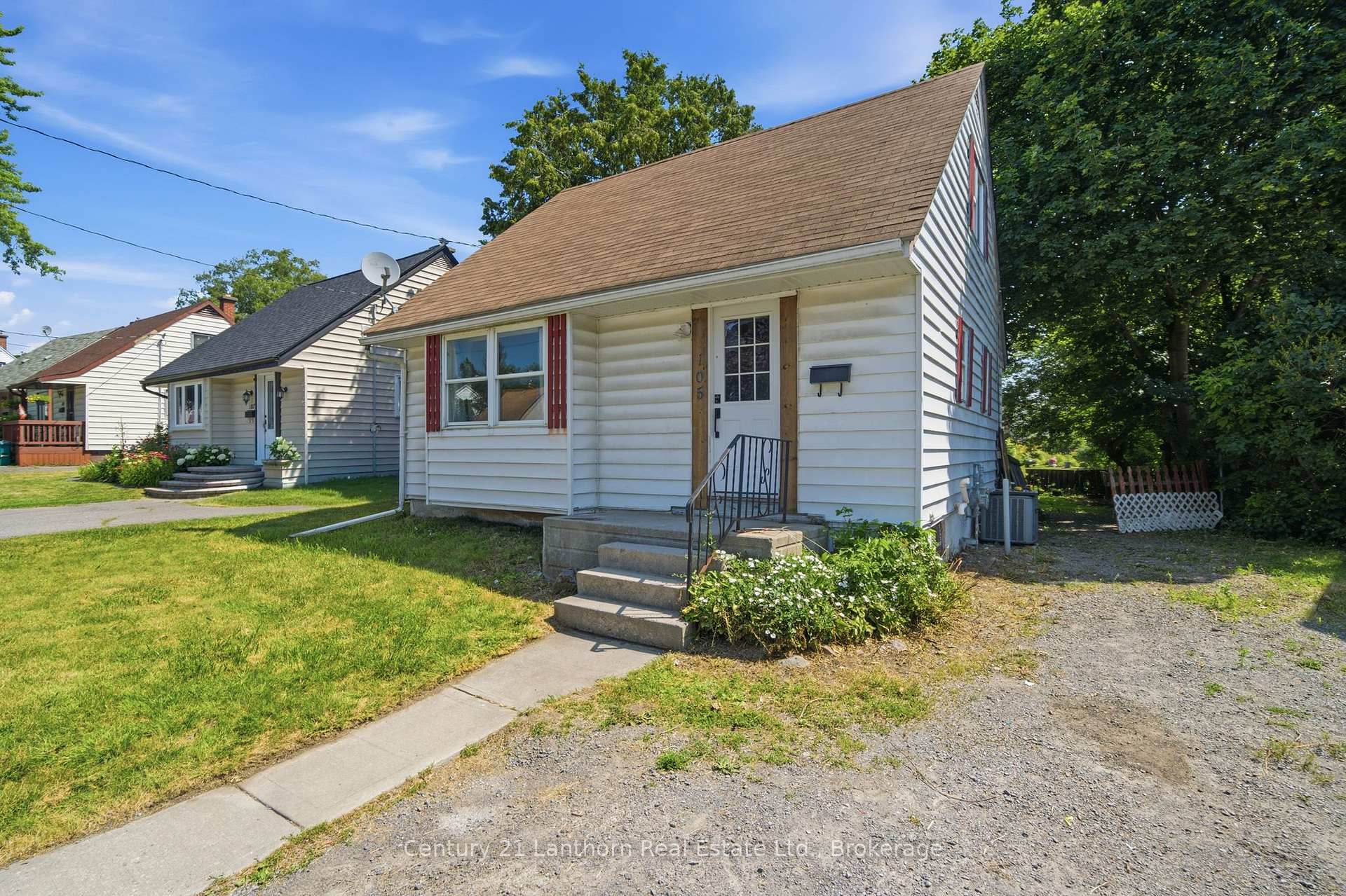 Photo 5 of 105 Humewood Drive, Belleville, Belleville Ward — HOMEH