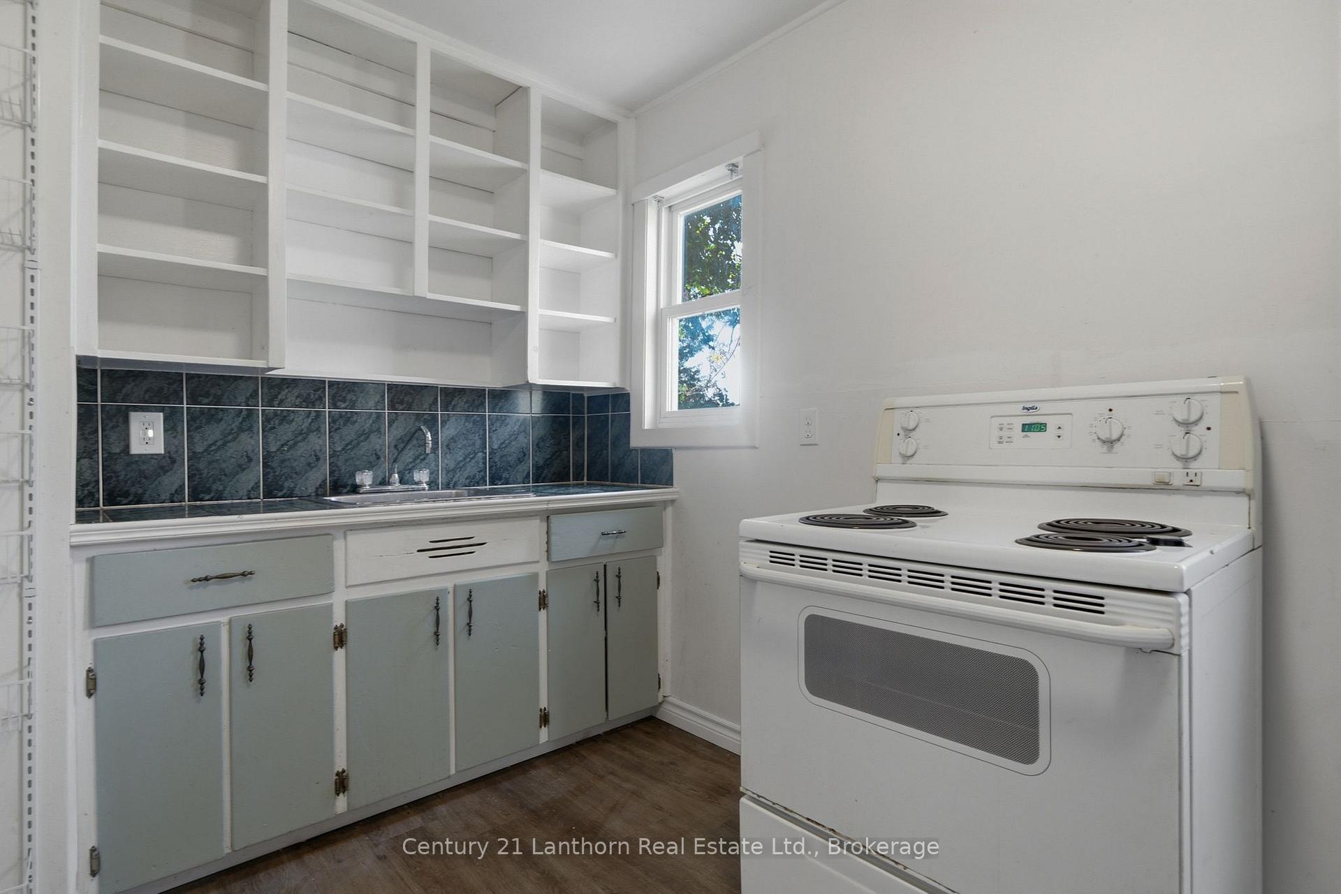 Photo 16 of 105 Humewood Drive, Belleville, Belleville Ward — HOMEH