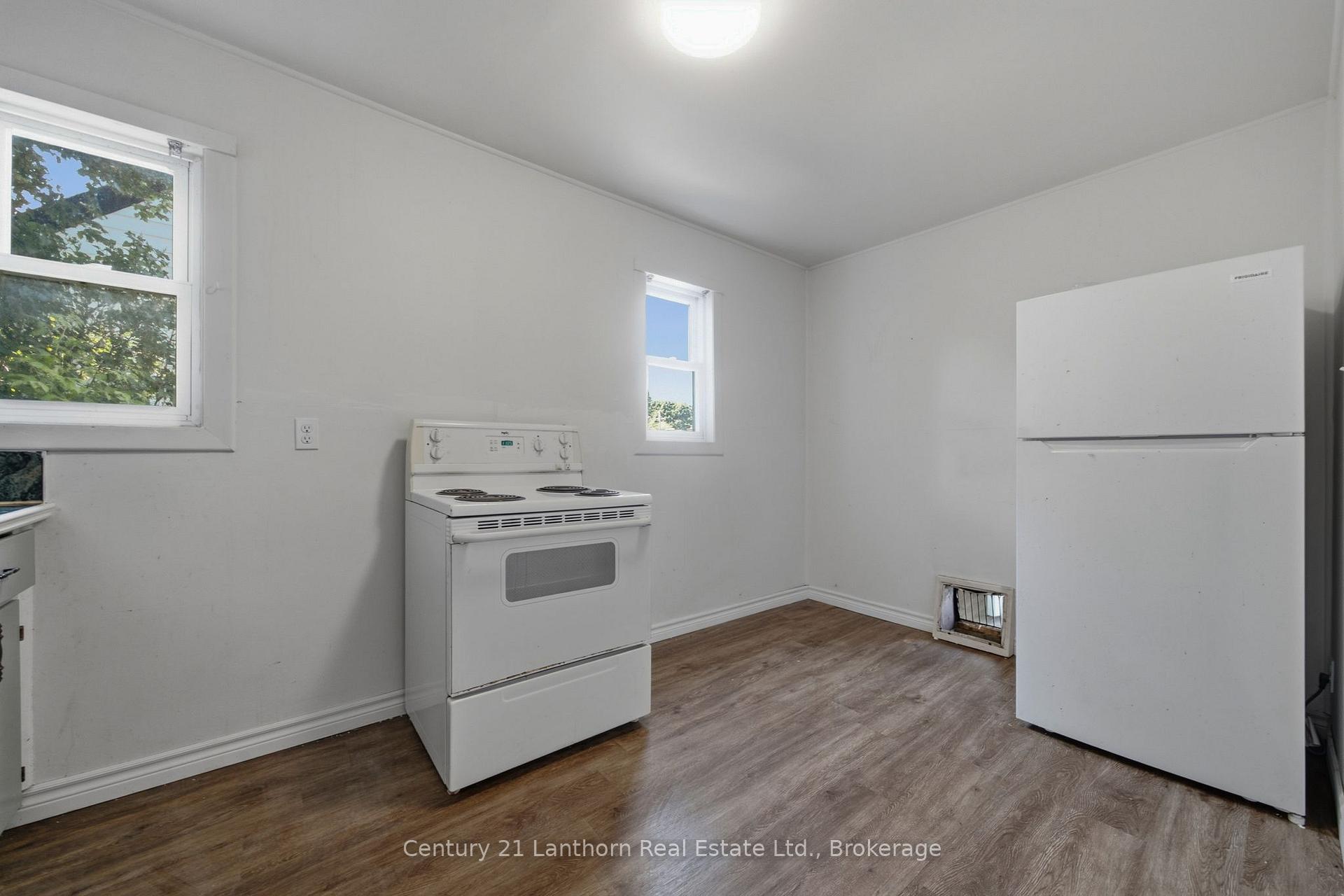 Photo 18 of 105 Humewood Drive, Belleville, Belleville Ward — HOMEH